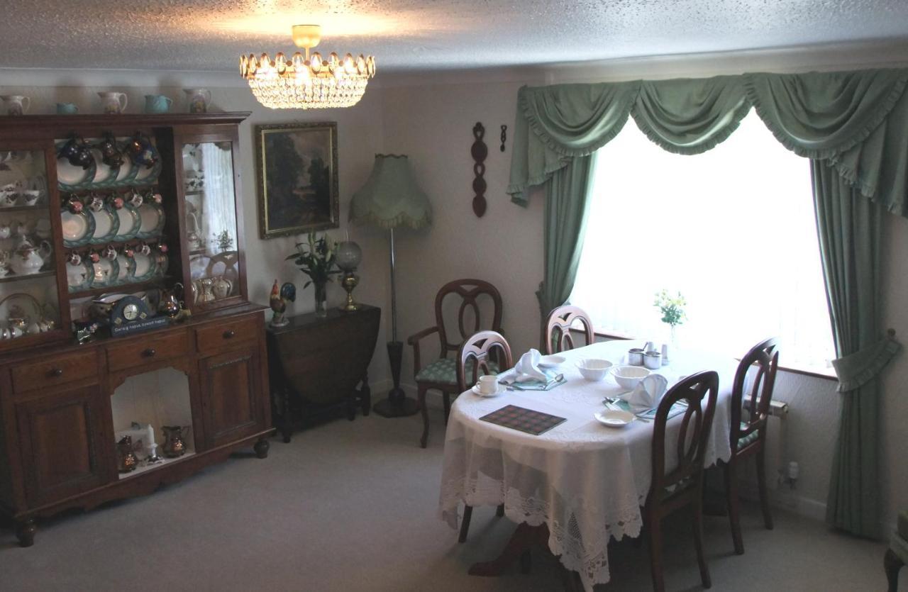 Bed and Breakfast Erw-Lon Farm Pontfaen Exterior foto