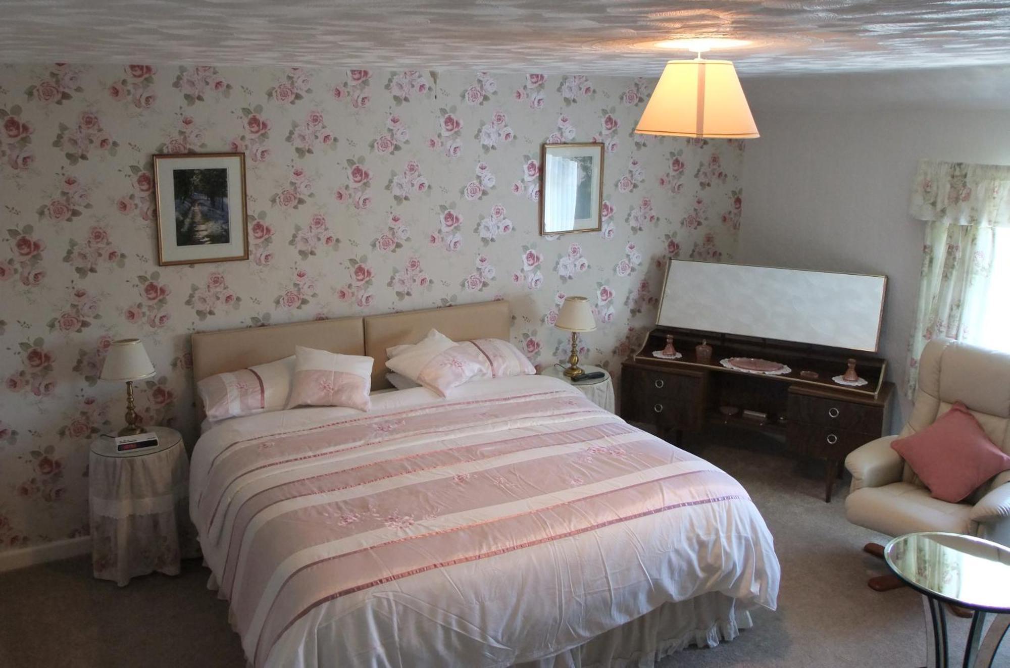 Bed and Breakfast Erw-Lon Farm Pontfaen Habitación foto